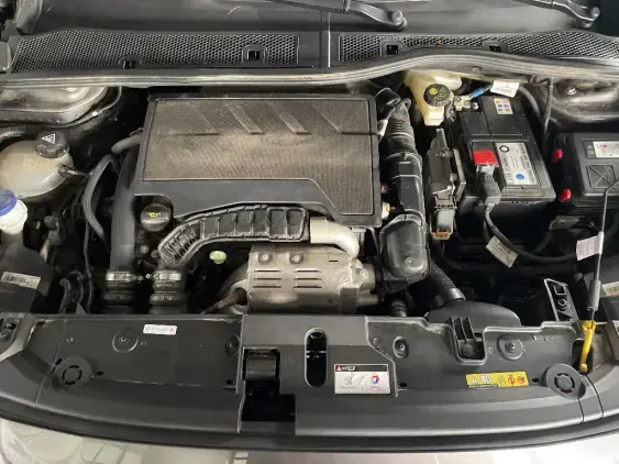 PEUGEOT 208 II - voiture d'occasion - Photo 20