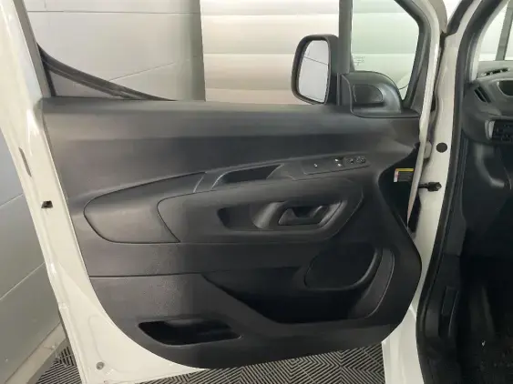 TOYOTA PROACE CITY - voiture d'occasion - Photo 18