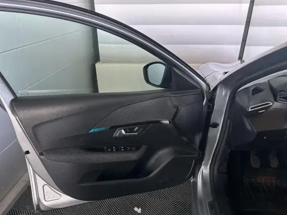 PEUGEOT 208 II - voiture d'occasion - Photo 18