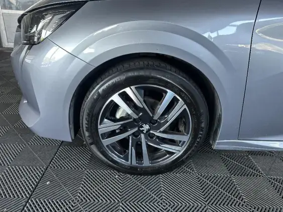 PEUGEOT 208 II - voiture d'occasion - Photo 22