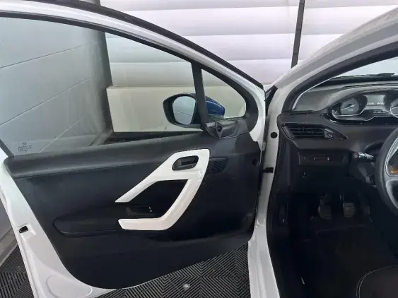 PEUGEOT 208 - voiture d'occasion - Photo 17