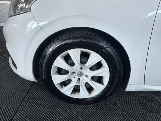 PEUGEOT 208 - voiture d'occasion - Photo 21