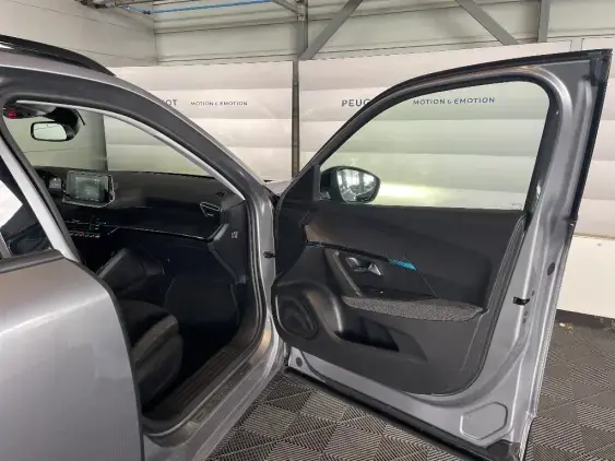 PEUGEOT 2008 II - voiture d'occasion - Photo 19