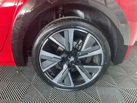 PEUGEOT 208 II - voiture d'occasion - Photo 22