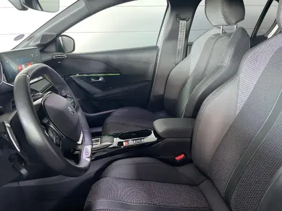 PEUGEOT 208 II - voiture d'occasion - Photo 17