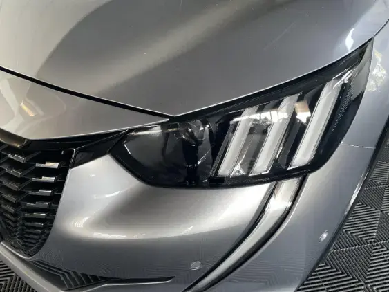 PEUGEOT 208 II - voiture d'occasion - Photo 21