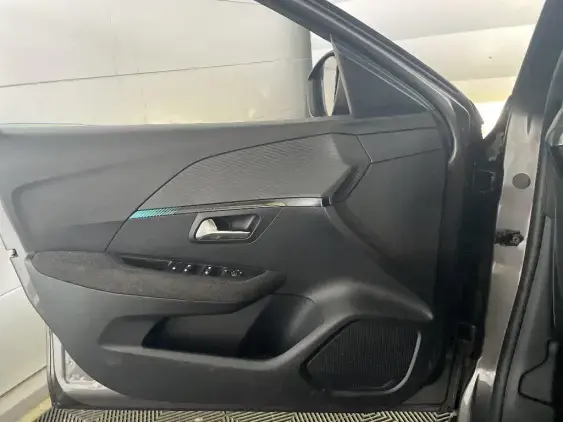 PEUGEOT 208 II - voiture d'occasion - Photo 19