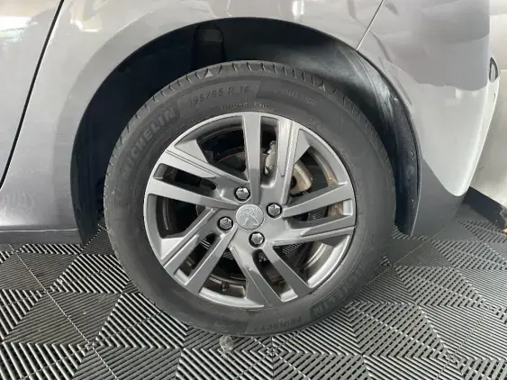 PEUGEOT 208 II - voiture d'occasion - Photo 24