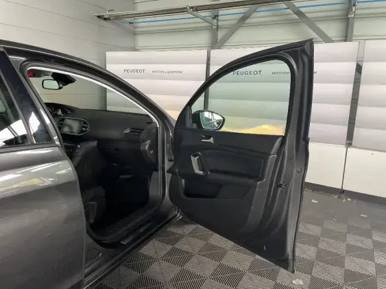 PEUGEOT 308 II - voiture d'occasion - Photo 19