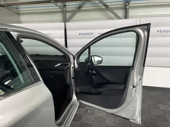 PEUGEOT 208 - voiture d'occasion - Photo 19