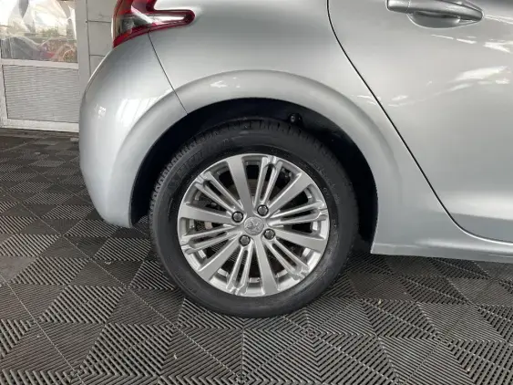 PEUGEOT 208 - voiture d'occasion - Photo 24