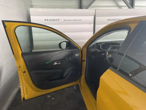 PEUGEOT 208 II - voiture d'occasion - Photo 19