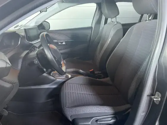 PEUGEOT 208 II - voiture d'occasion - Photo 17