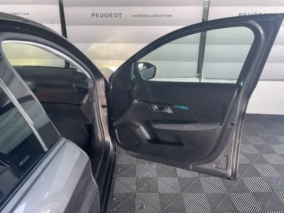 PEUGEOT 208 II - voiture d'occasion - Photo 19