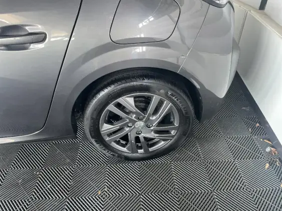 PEUGEOT 208 II - voiture d'occasion - Photo 23
