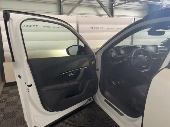 PEUGEOT 2008 II - voiture d'occasion - Photo 18