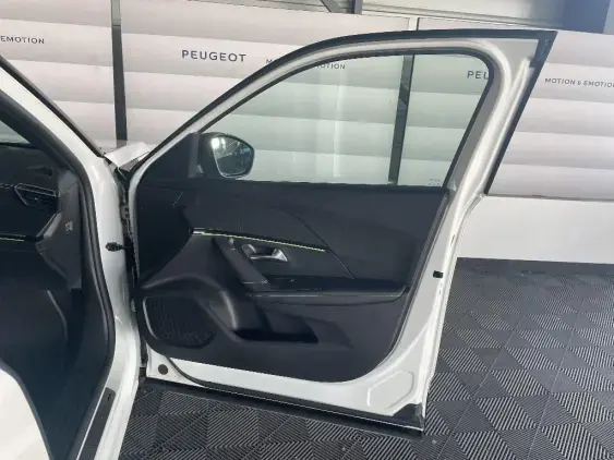 PEUGEOT 2008 II - voiture d'occasion - Photo 20