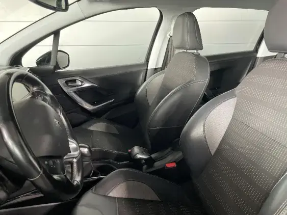 PEUGEOT 2008 - voiture d'occasion - Photo 17