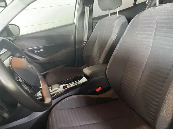 PEUGEOT 2008 II - voiture d'occasion - Photo 17