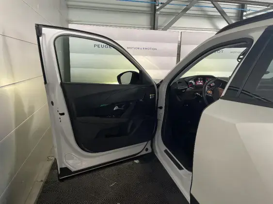 PEUGEOT 2008 II - voiture d'occasion - Photo 18