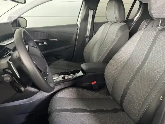 PEUGEOT 208 II - voiture d'occasion - Photo 17