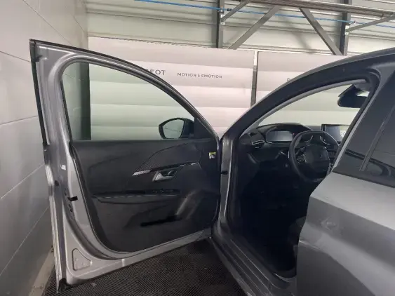 PEUGEOT 208 II - voiture d'occasion - Photo 18