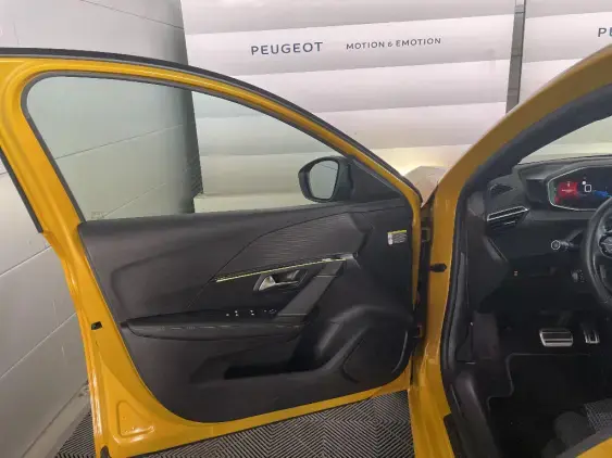 PEUGEOT 208 II - voiture d'occasion - Photo 18
