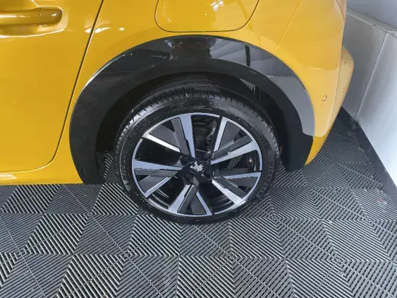 PEUGEOT 208 II - voiture d'occasion - Photo 23