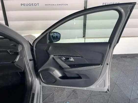 PEUGEOT 208 II - voiture d'occasion - Photo 19