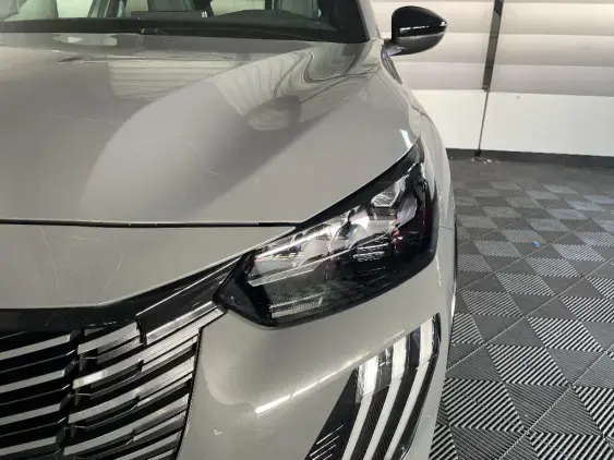 PEUGEOT 208 II - voiture d'occasion - Photo 21