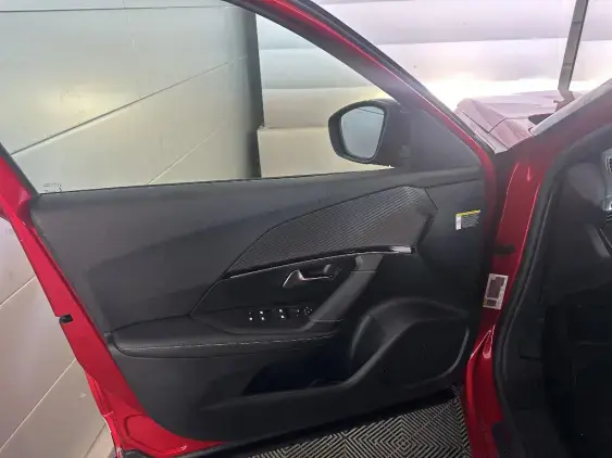 PEUGEOT 2008 ELECTRIQUE II - voiture d'occasion - Photo 18