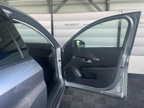 PEUGEOT 208 II - voiture d'occasion - Photo 19