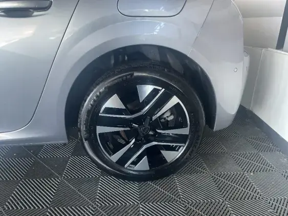 PEUGEOT 208 II - voiture d'occasion - Photo 23