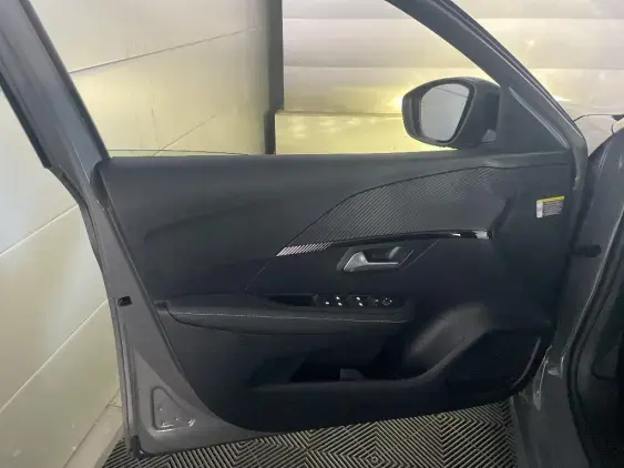 PEUGEOT 208 II - voiture d'occasion - Photo 19