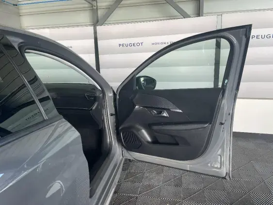 PEUGEOT 208 II - voiture d'occasion - Photo 19