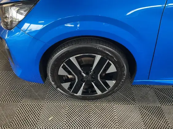 PEUGEOT 208 II - voiture d'occasion - Photo 22