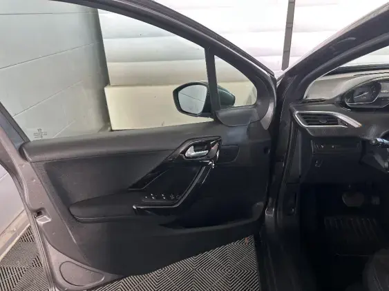 PEUGEOT 2008 - voiture d'occasion - Photo 18