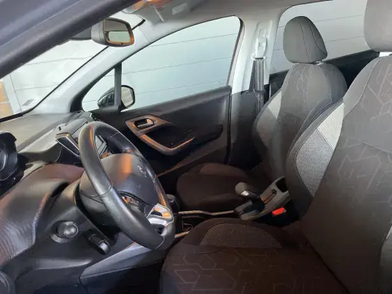 PEUGEOT 2008 - voiture d'occasion - Photo 17