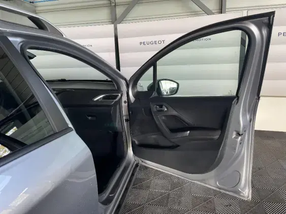 PEUGEOT 2008 - voiture d'occasion - Photo 19