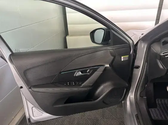 PEUGEOT 208 ELECTRIQUE II - voiture d'occasion - Photo 18
