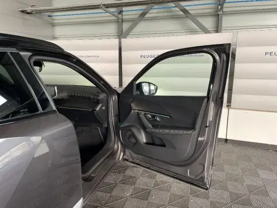 PEUGEOT 2008 II - voiture d'occasion - Photo 19
