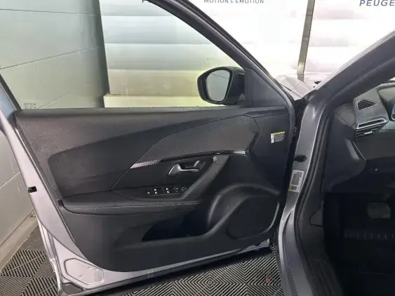 PEUGEOT 2008 II - voiture d'occasion - Photo 18