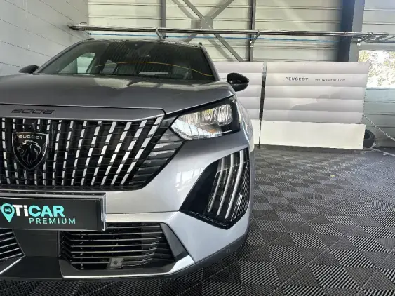 PEUGEOT 2008 II - voiture d'occasion - Photo 21