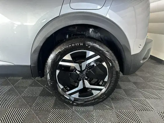 PEUGEOT 2008 II - voiture d'occasion - Photo 23