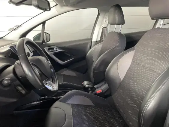 PEUGEOT 2008 - voiture d'occasion - Photo 17