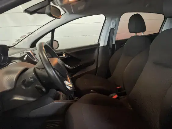 PEUGEOT 208 - voiture d'occasion - Photo 17