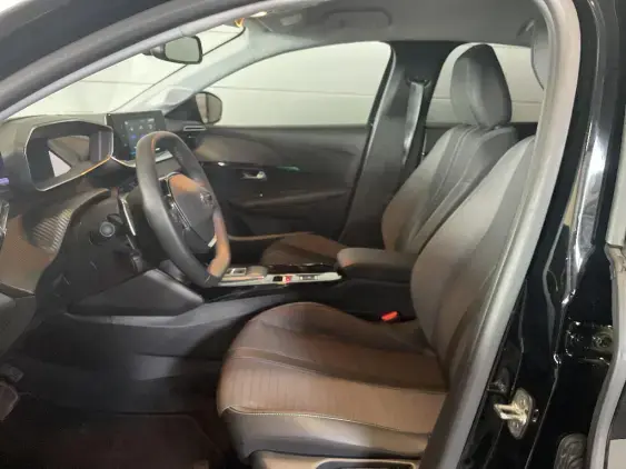 PEUGEOT 208 II - voiture d'occasion - Photo 18