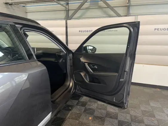 PEUGEOT 2008 II - voiture d'occasion - Photo 19