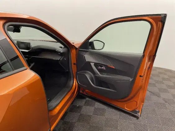 PEUGEOT 2008 II - voiture d'occasion - Photo 17