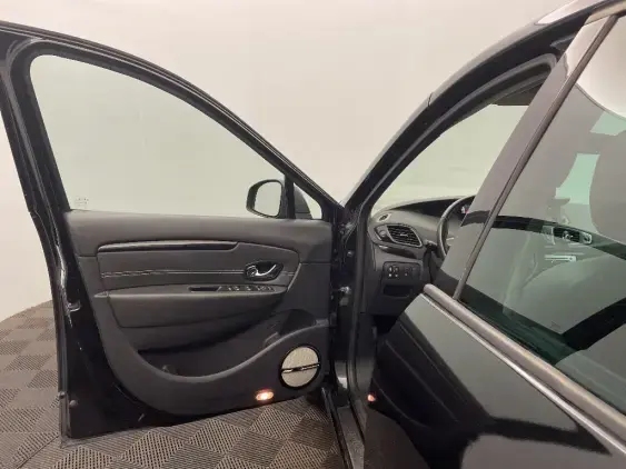 RENAULT SCENIC III - voiture d'occasion - Photo 19